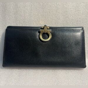 Salvatore Ferragamo Gancini Wallet Vintage Black Pebbled Leather Gold Hardware
